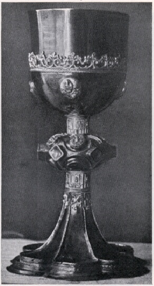 Kalich v kostele sv. Trojice. Foto z roku 1908.