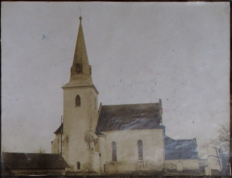 Kostelec, kostel sv. Jana Křtitele kolem r. 1928.