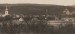 Kladruby naproti východu. Uprostřed je viditelný komín z cihelny (dnešní Jílová). Foto 1938.
